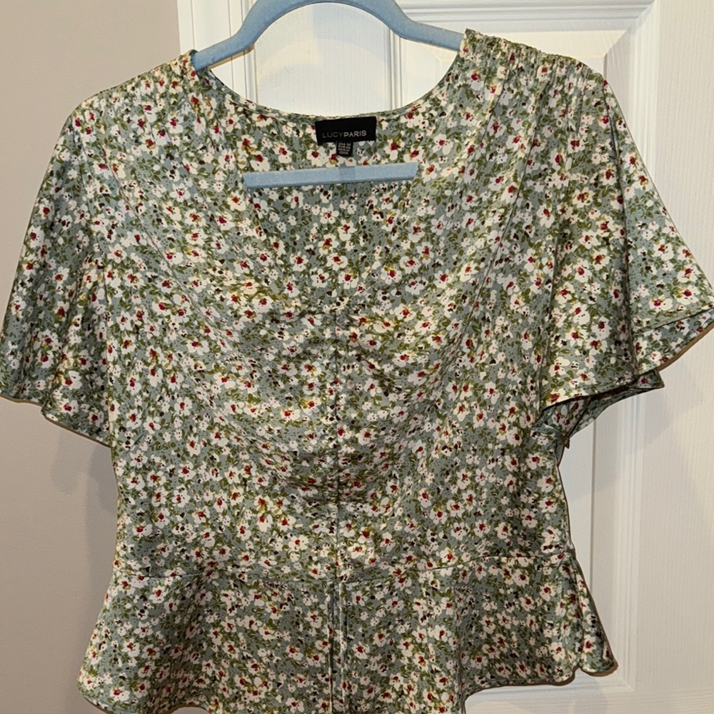 Lucy Paris multicolored flutter sleeve short sleeve peplum blouse